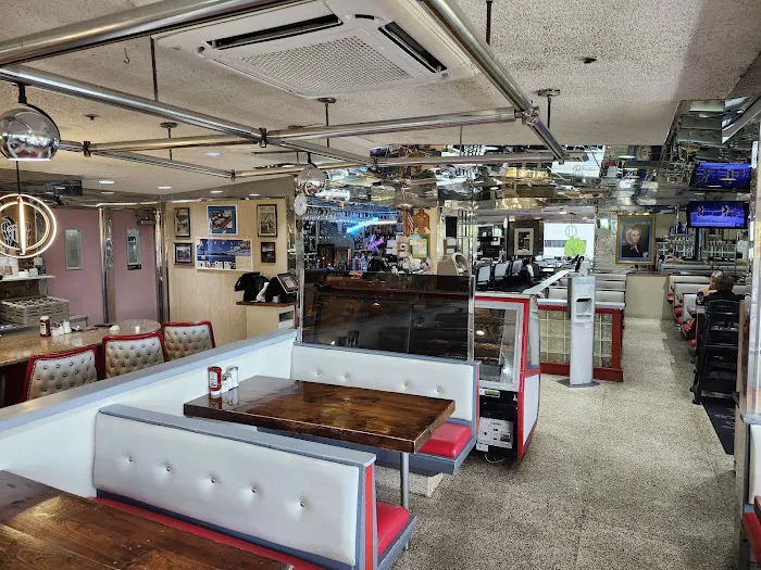 Silver Star Diner Picture 1