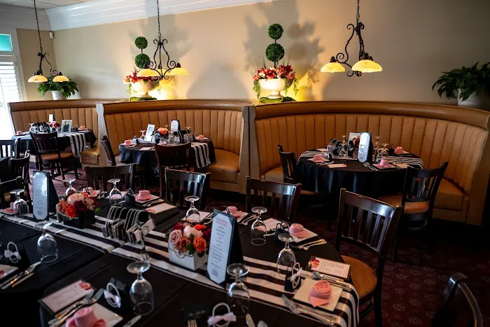 Trips' Restaurant Picture 3