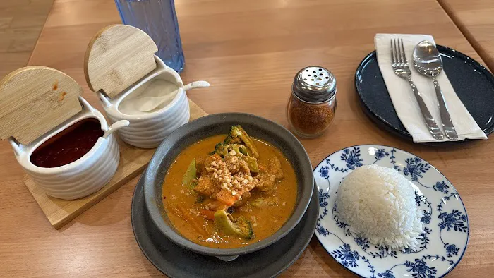 Khing Thai Eatery Picture 6