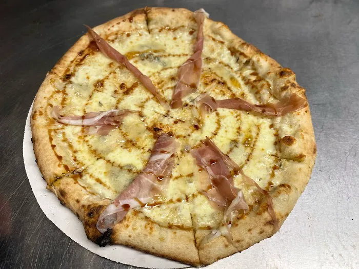 JJB Wood Fire Pizza & Pasta Truck Picture 2