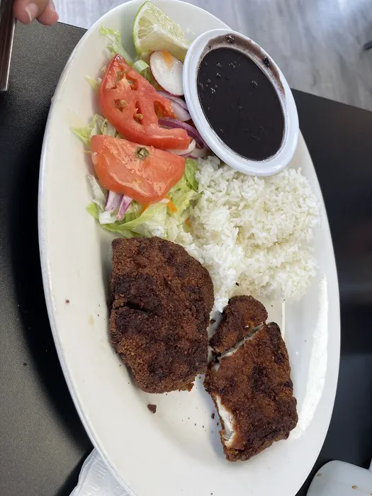 El Sabor Salvadoreño Picture 9