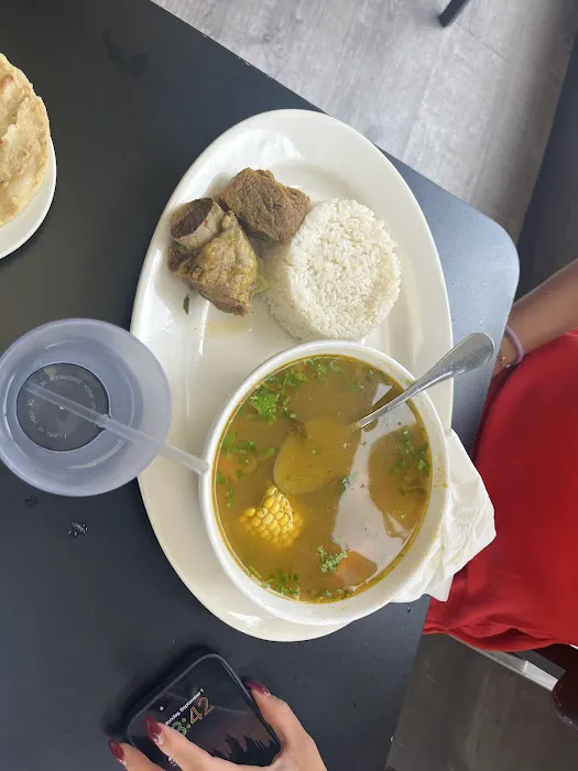 El Sabor Salvadoreño Picture 5