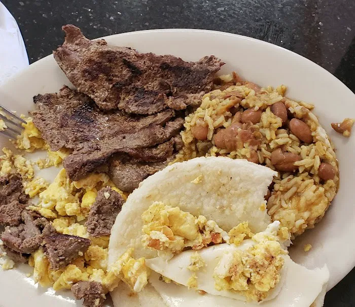 Memo's Restaurant & Bakery Picture 4