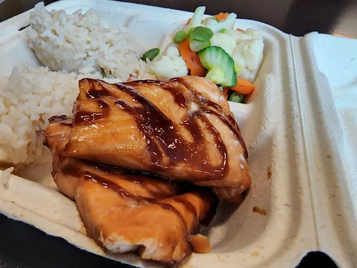 Daniel & Grace Tully Café Picture 2