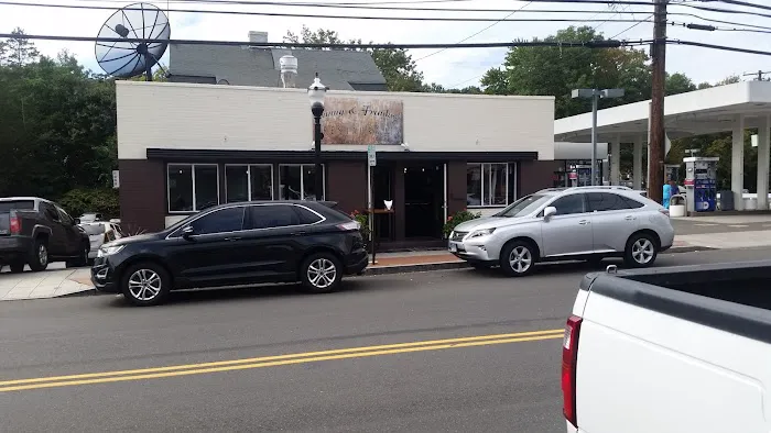 Sunny and Frankies Picture 7