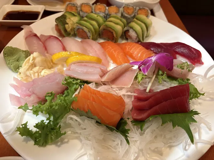 Kiku Sushi Asian Fusion Picture 5