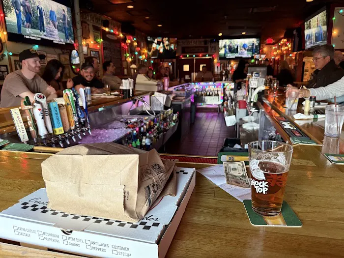 Vinny's Backyard Restaurant and Bar Picture 3