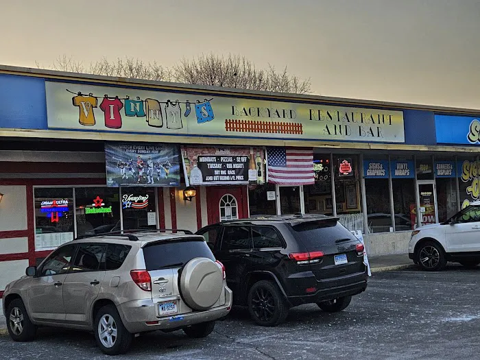 Vinny's Backyard Restaurant and Bar Picture 7