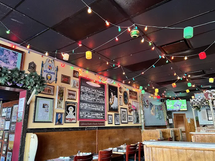 Vinny's Backyard Restaurant and Bar Picture 9