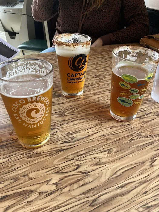 Archie Moore's Bar & Restaurant Picture 2