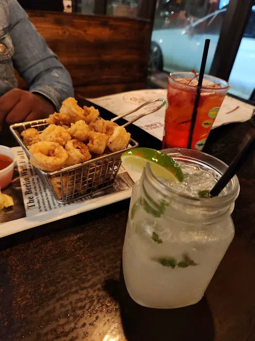 Mr. Crab Seafood & Bar Picture 6