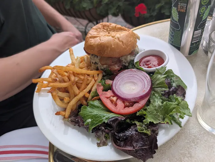 Luc's Café Picture 5