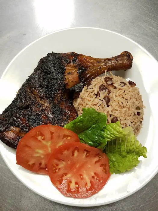 4 Seasons Jerk Center Picture 3