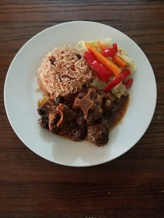 4 Seasons Jerk Center Picture 6