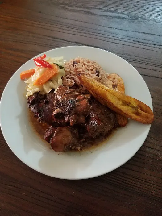 4 Seasons Jerk Center Picture 10