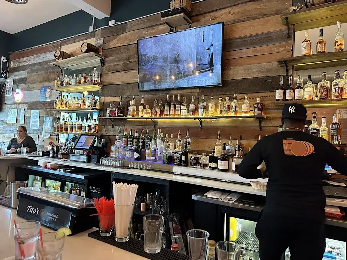 Brick & Barrel Picture 5