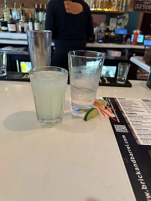 Brick & Barrel Picture 4