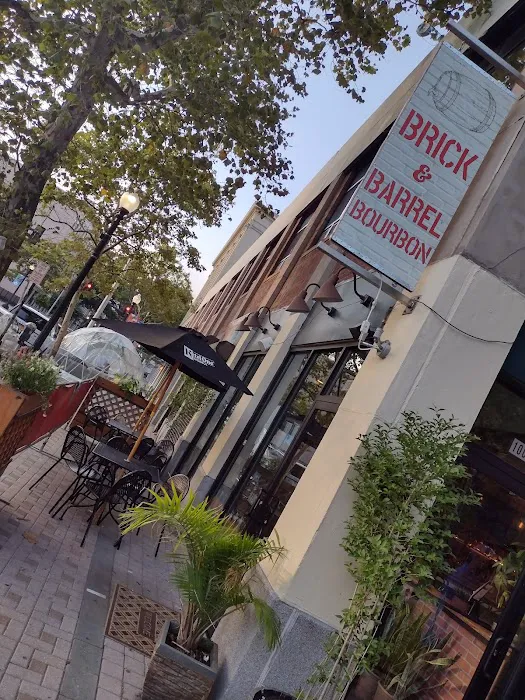 Brick & Barrel Picture 10