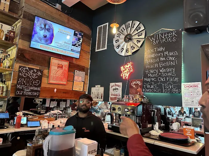 Brick & Barrel Picture 7