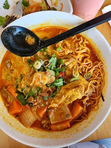 EAT Noodle & Rice Picture 1