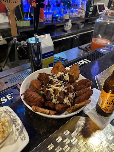 Metric Bar & Grill Picture 6