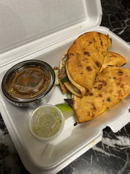 Varelas Food Truck Picture 1