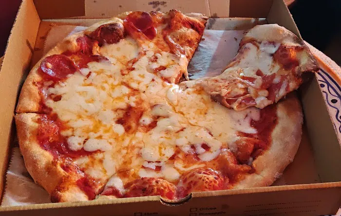 Michael's Pizzeria Restaurant Picture 8