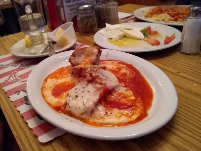 Michael's Pizzeria Restaurant Picture 4