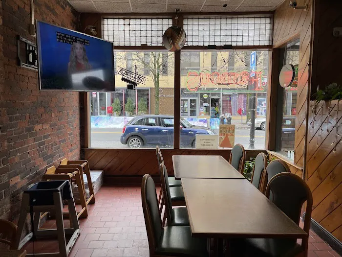 Famous Pizza House Picture 1