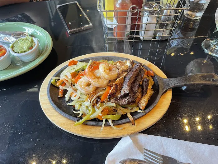 Neaz Bar and Restaurant Picture 9