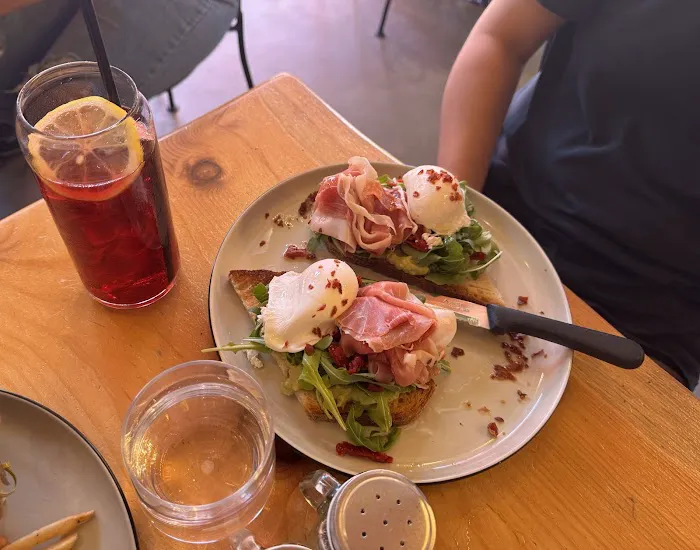 Caffe Social Picture 2