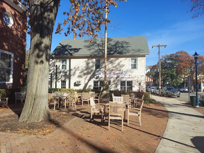 Sweet Tomato Picture 10