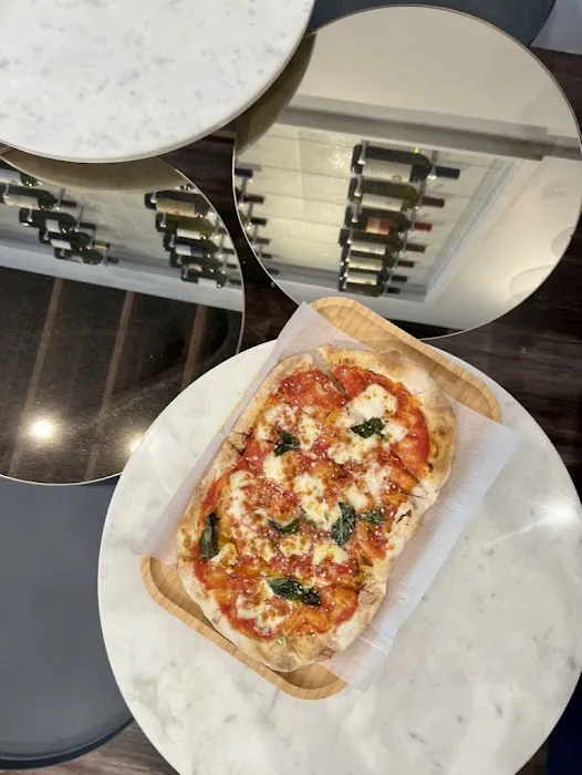 The Audrey: Kitchen & Bar Picture 6