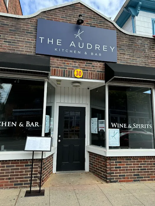 The Audrey: Kitchen & Bar Picture 10