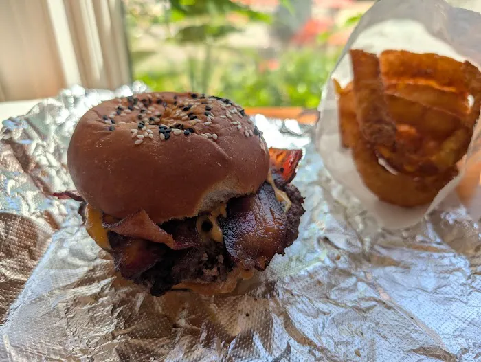 Gimme Burger Picture 6