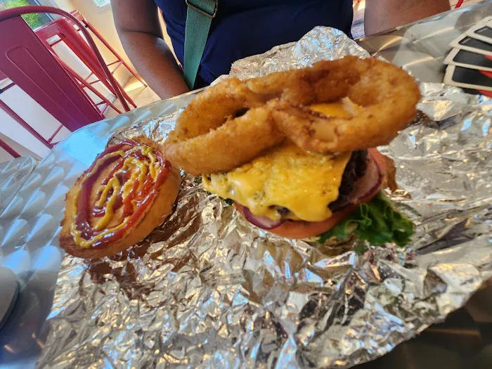 Gimme Burger Picture 5