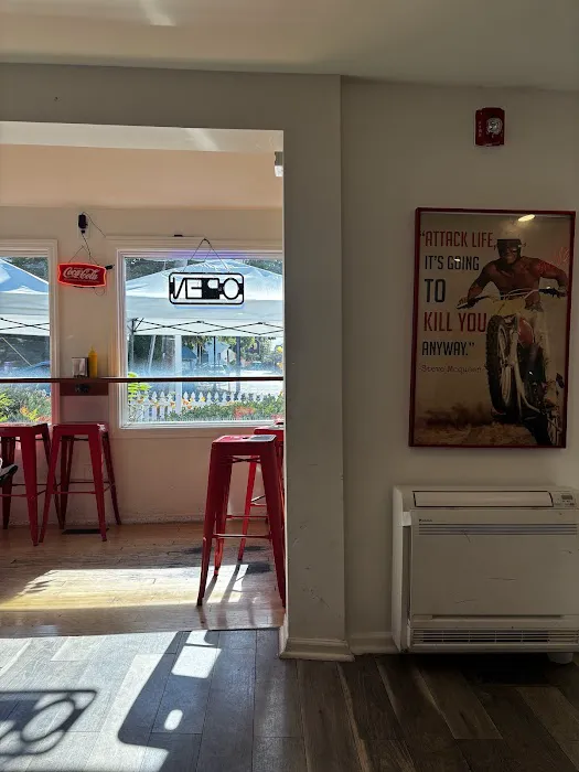 Gimme Burger Picture 3