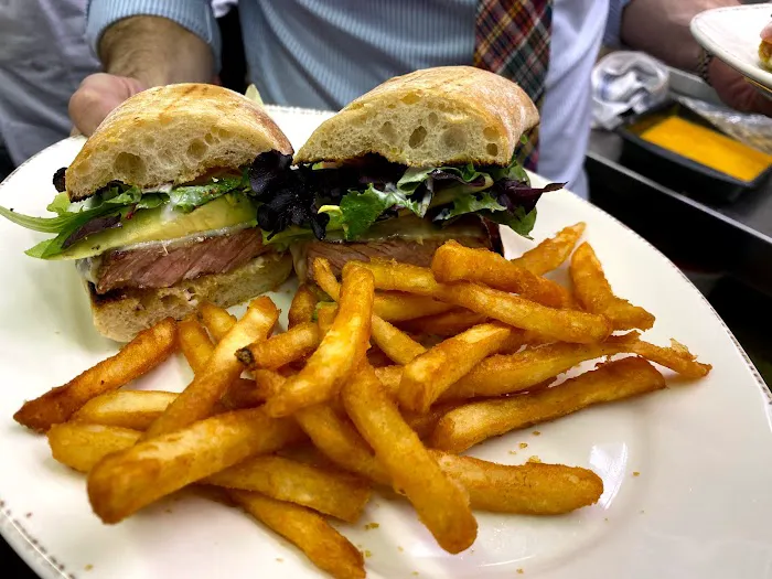 Coach Meeting House Picture 5