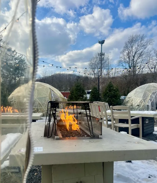 Coach Meeting House Picture 3