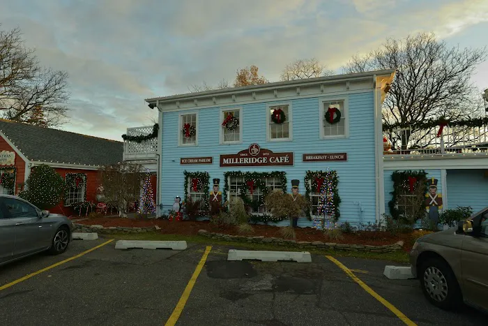 The carlton Picture 7