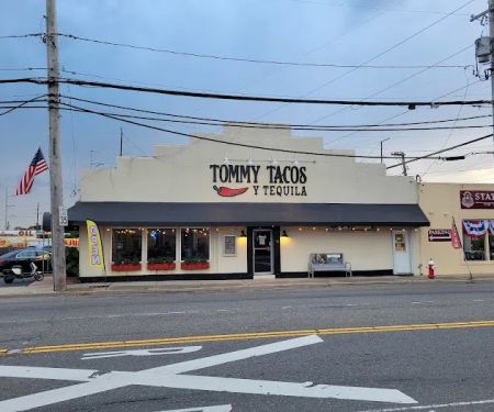 Tommy Tacos y Tequila