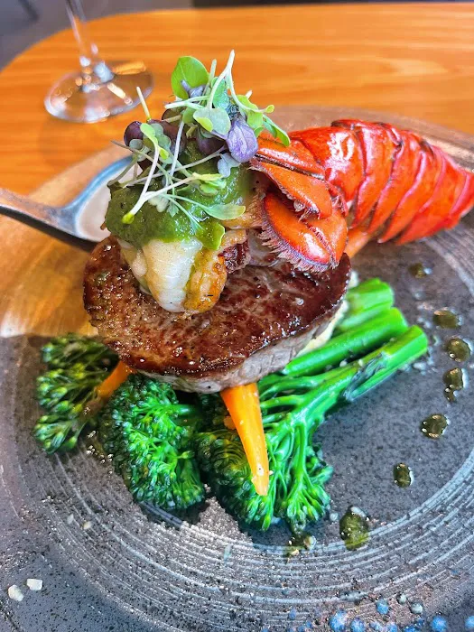 Mihana Modern Japanese & Lounge Picture 5