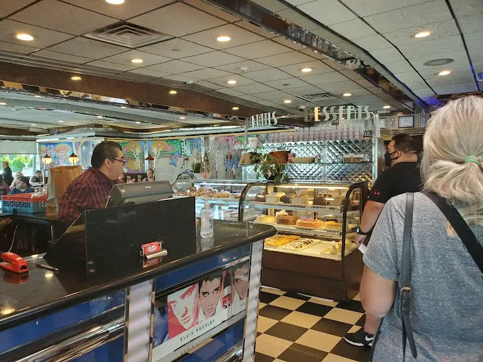 Broadway Diner Picture 2