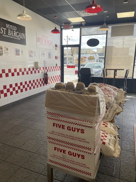 Five Guys Picture 4