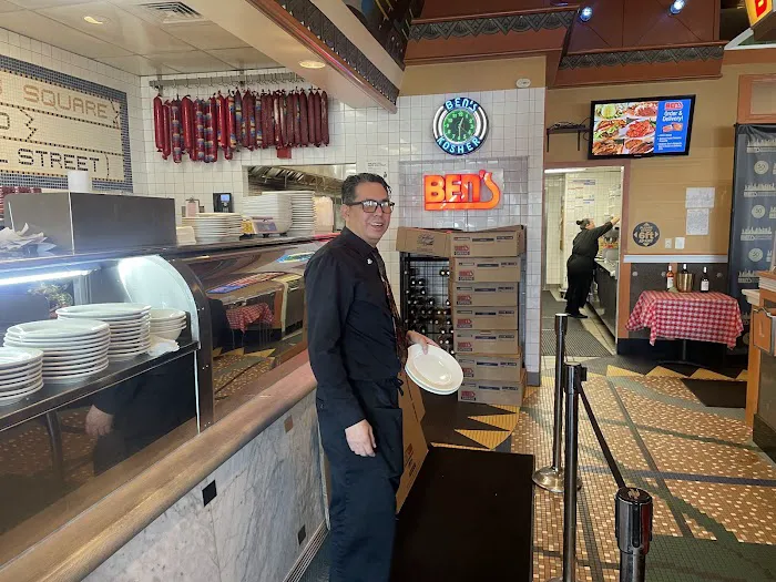 Ben's Kosher Delicatessen Restaurant & Caterers Picture 10