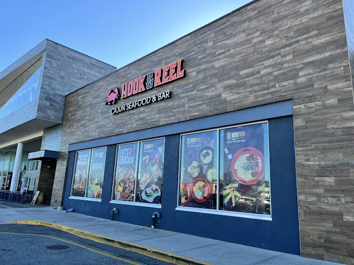 Hook & Reel Cajun Seafood & Bar Picture 8