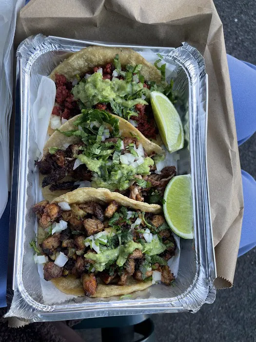 Flores Mexican Food Truck Picture 6