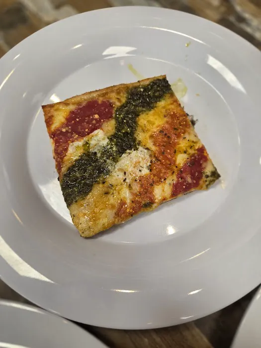 Pat's Pizza Picture 3