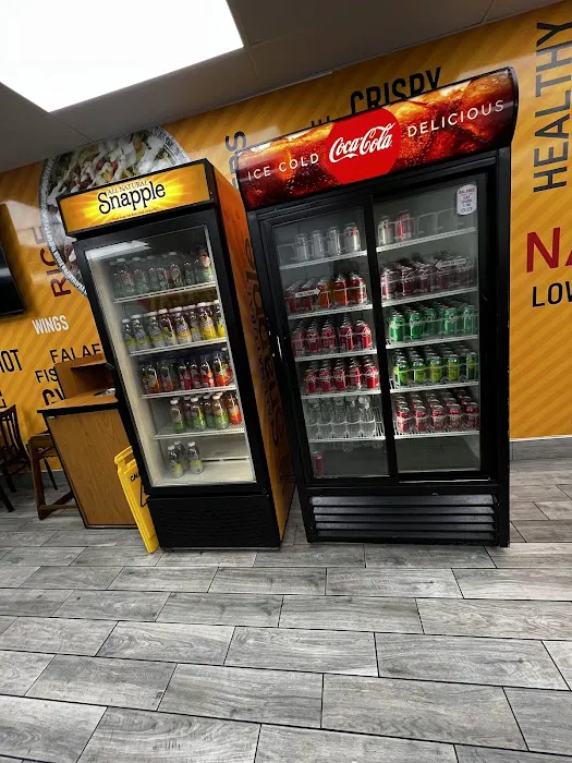 Naz's Halal Food - Levittown Picture 3