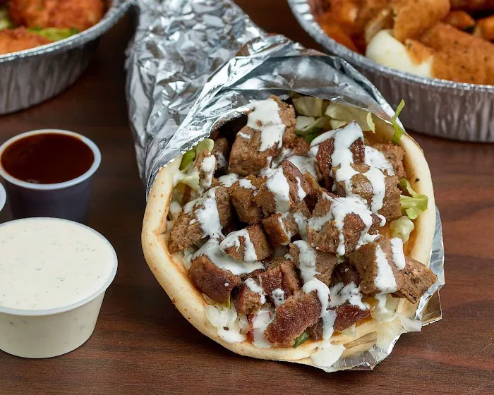 Naz's Halal Food - Levittown Picture 8